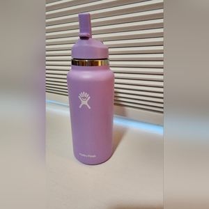 Authentic 32 oz thistle Hydroflask Nordstrom exclusive